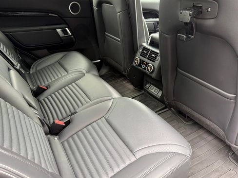 Certified 2025 Land Rover Discovery S AWD/4WD image 35