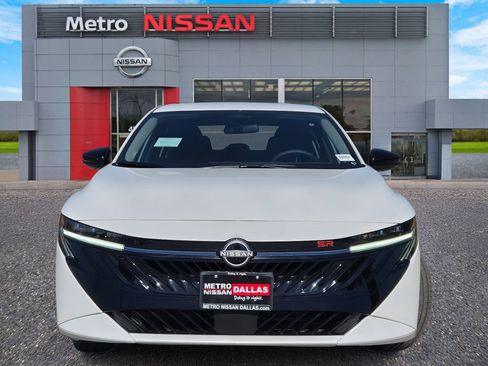 New 2026 Nissan Sentra SR w/ Floor Mat Package FWD image 2