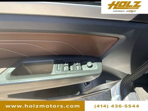 Used 2023 Volkswagen Atlas SEL Premium AWD/4WD image 24