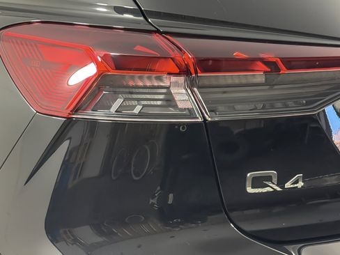 Certified 2024 Audi Q4 e-tron Prestige w/ Black Optic Package image 27