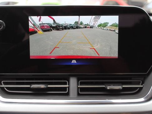 Used 2025 Chevrolet Trax LT FWD image 20