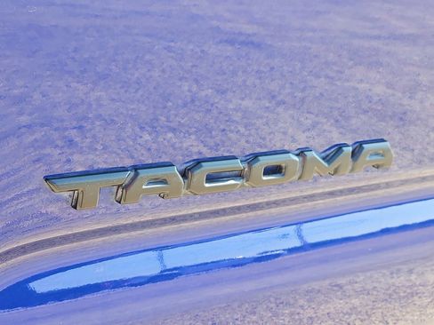 Used 2022 Toyota Tacoma SR5 RWD image 10