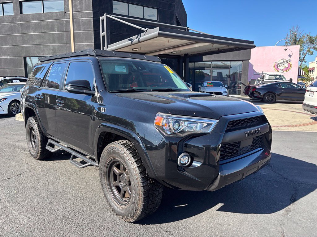 Used 2022 Toyota 4Runner TRD Off-Road Premium w/ Moonroof Package AWD/4WD image 2