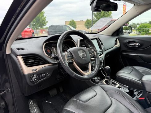 Used 2016 Jeep Cherokee Limited w/ Luxury Group AWD/4WD image 11