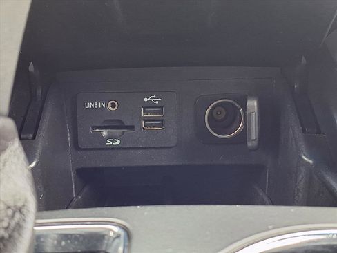 Used 2014 Ford Explorer XLT w/ Equipment Group 202A image 36