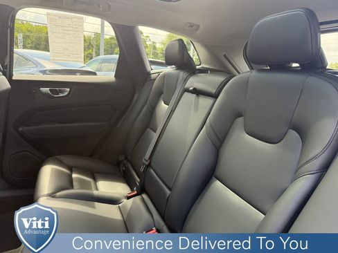 Certified 2024 Volvo XC60 B5 Core image 22