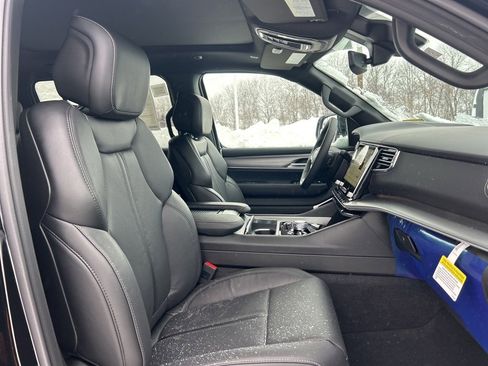 New 2026 Jeep Grand Wagoneer Limited image 9