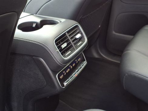 Used 2025 Mercedes-Benz GLS 450 4MATIC image 25