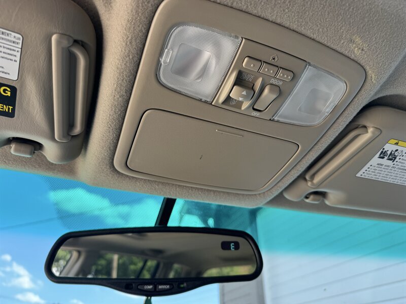 Used 2006 Toyota Highlander Limited AWD/4WD image 24