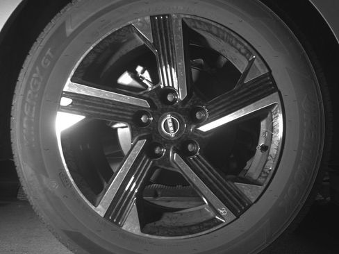 Used 2025 Nissan Sentra SV FWD image 15