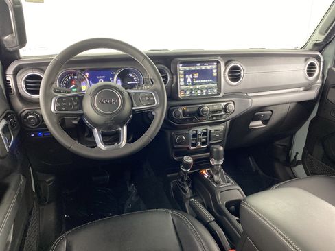 Used 2023 Jeep Wrangler Sahara image 20