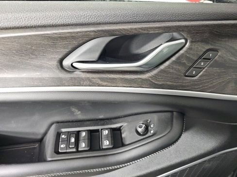 New 2026 Jeep Grand Cherokee Limited image 12