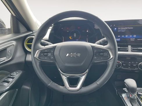 Used 2025 Chevrolet Trax ACTIV w/ Driver Confidence Package FWD image 12