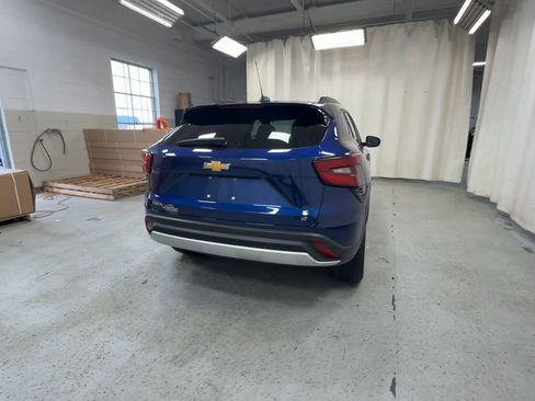 Certified 2024 Chevrolet Trax LT w/ Driver Confidence Package image 10