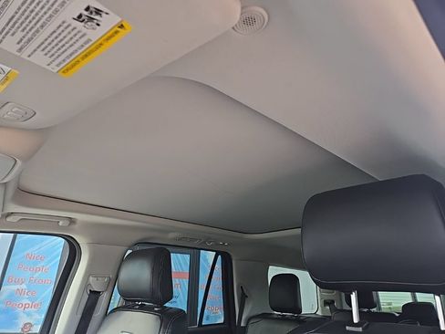 Used 2025 Ford Expedition Platinum AWD/4WD image 42