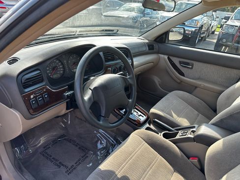 Used 2001 Subaru Outback Wagon image 43