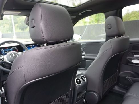 New 2025 Mercedes-Benz GLB 250 4MATIC image 15