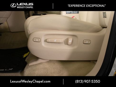 Used 2014 Lexus LX 570 4WD image 23