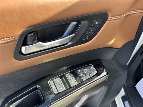 Used 2023 Nissan Pathfinder Platinum w/ Black Appearance Package image 16