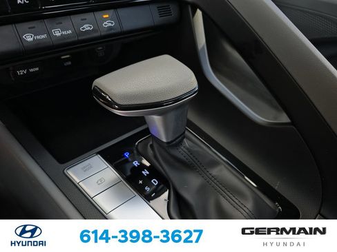 Used 2024 Hyundai Elantra SEL FWD image 25