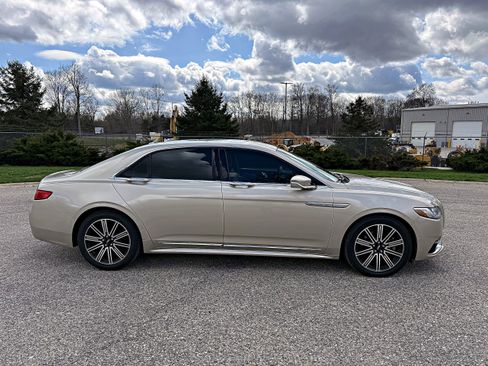 Used 2017 Lincoln Continental Reserve w/ Technology Package image 10