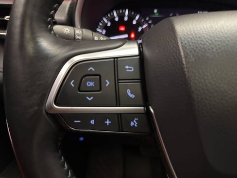 Used 2021 Toyota Highlander XSE AWD/4WD image 19