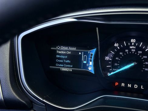 Used 2018 Ford Fusion SE w/ Equipment Group 602A FWD image 33