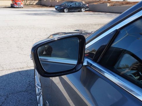 Used 2017 BMW 740i image 11