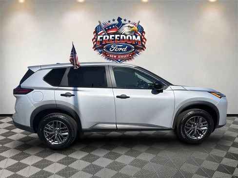Used 2024 Nissan Rogue S FWD image 6
