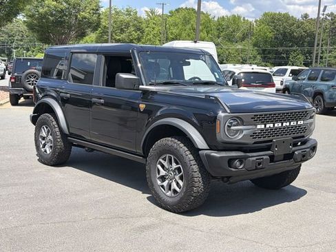 Used 2025 Ford Bronco Badlands AWD/4WD image 14