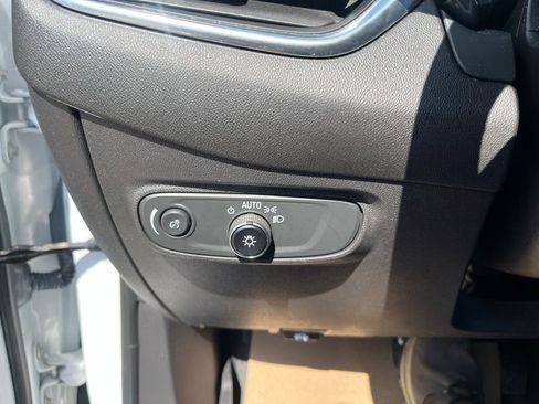 Used 2023 Chevrolet Equinox LT AWD/4WD image 13