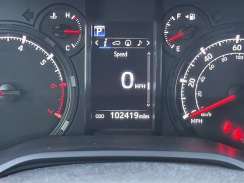 Used 2020 Toyota 4Runner SR5 Premium w/ Moonroof Package AWD/4WD image 27