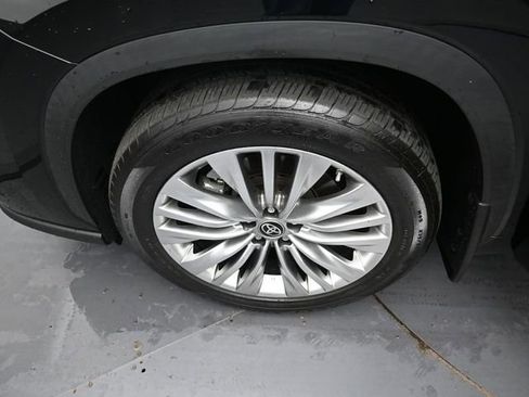 Used 2024 Toyota Highlander Platinum image 43