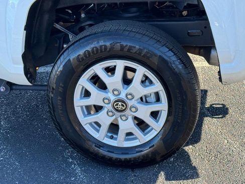 Certified 2025 Toyota Tacoma SR5 image 9