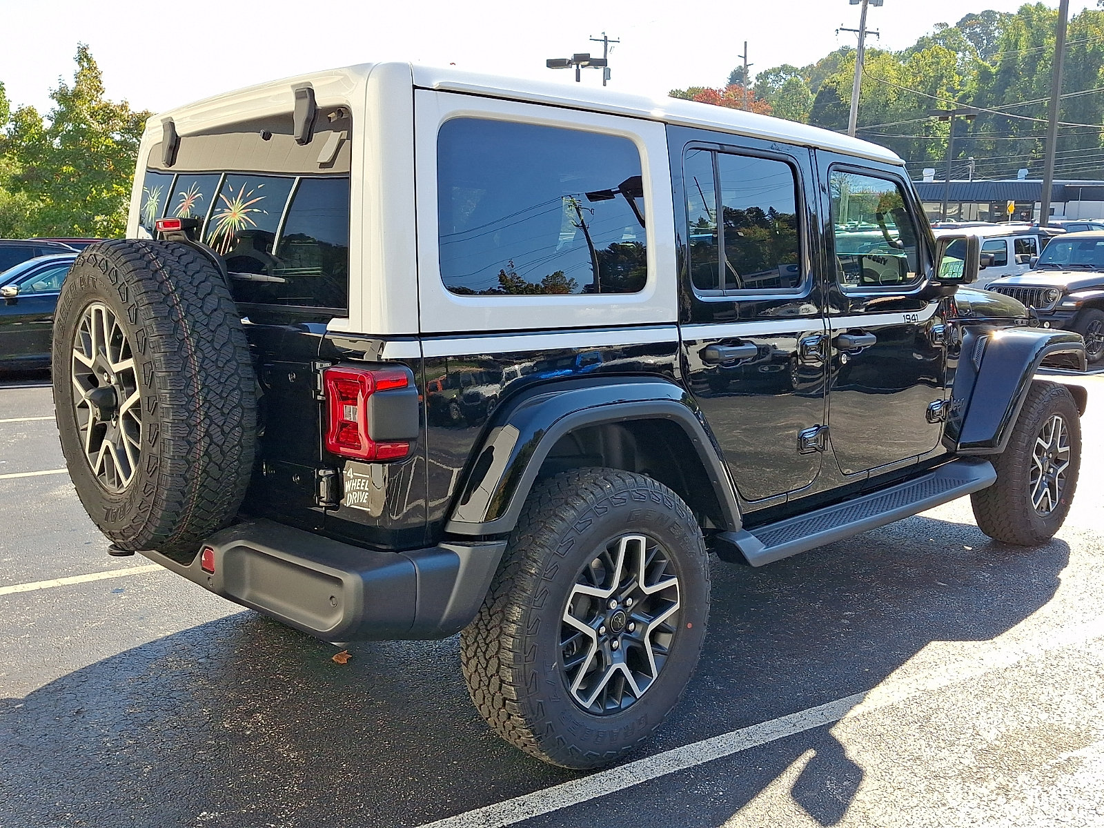 New 2027 Jeep Wrangler Unlimited Sahara w/ Whitecap Package AWD/4WD image 3