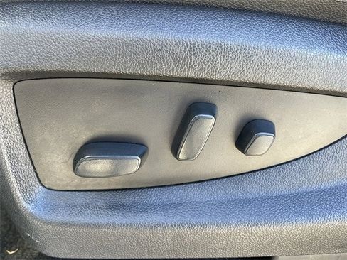 Used 2018 Chevrolet Suburban Premier image 27