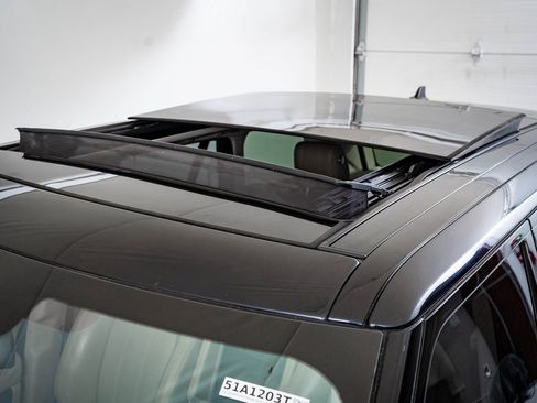 Used 2016 Land Rover Range Rover Supercharged image 13