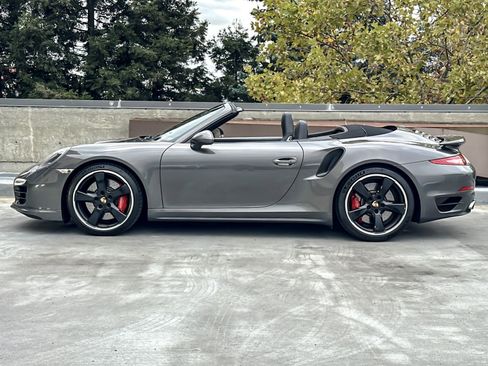 Used 2014 Porsche 911 Turbo image 2