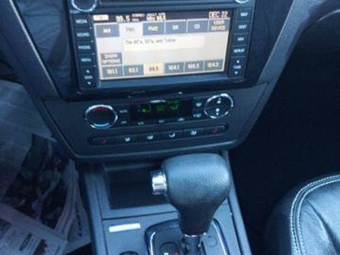 Used 2009 Ford Fusion SEL FWD image 24