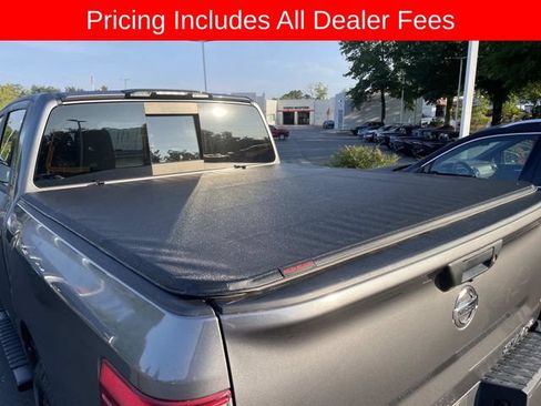 Used 2021 Nissan Titan SV w/ SV Convenience Package AWD/4WD image 6