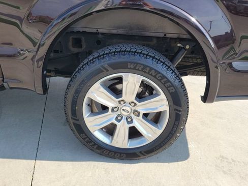 Used 2019 Ford F150 Platinum w/ Equipment Group 701A Luxury AWD/4WD image 14
