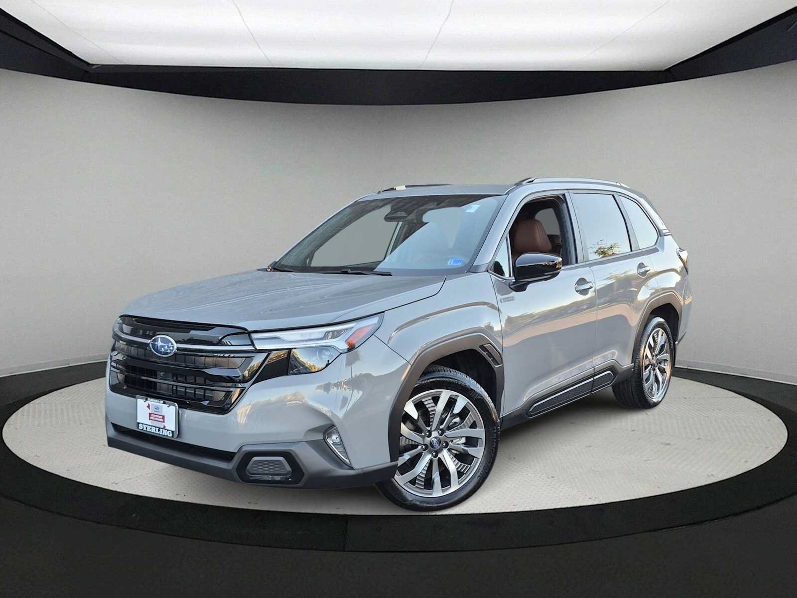 Used 2025 Subaru Forester Touring AWD/4WD image 1