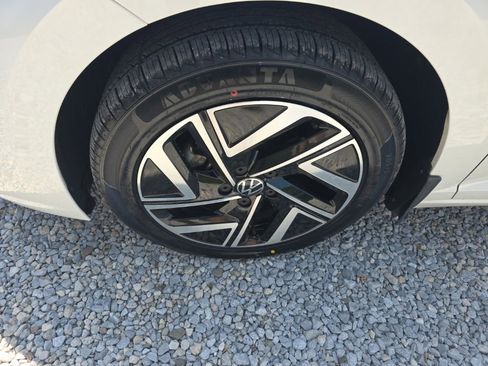 Used 2023 Volkswagen Jetta SEL FWD image 12