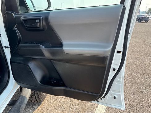Used 2019 Toyota Tacoma SR w/ SR Convenience Package AWD/4WD image 27