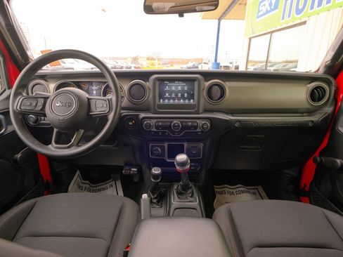 Used 2022 Jeep Wrangler Unlimited Sport image 35