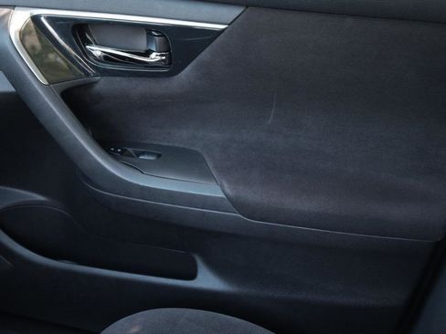 Used 2013 Nissan Altima 2.5 S FWD image 15