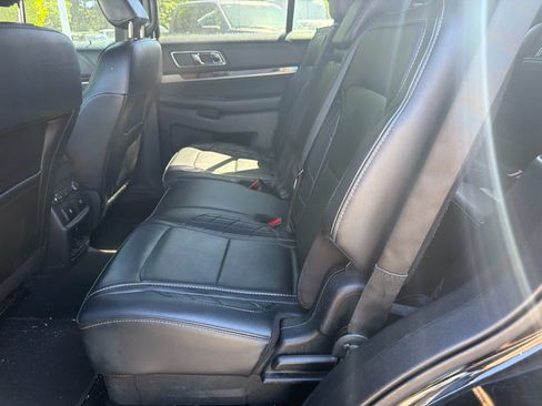 Used 2019 Ford Explorer Platinum AWD/4WD image 13