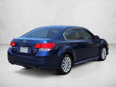 Used 2010 Subaru Legacy 3.6R AWD/4WD image 5