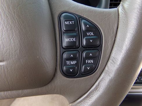 Used 2001 Lincoln Continental image 58