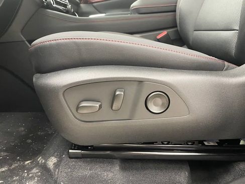 New 2026 Chevrolet Traverse Z71 w/ Driver Confidence Package image 10